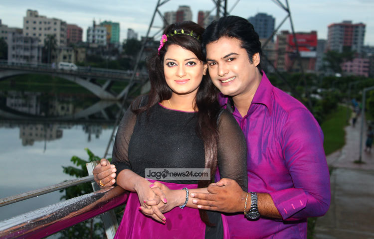 শোবিজ অঙ্গনে কাজ করতে এসে তাদের সঙ্গে পরিচয় ঘটে। সেই পরিচেয়র সূত্র ধরে শুভ পরিণয়। ছবি : এসডি প্রিন্স।