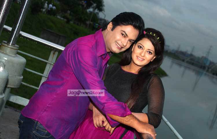 অন্যদিকে তাদের প্রেম সম্পর্কে সাগর বলেন, &lsquo;আমাদের পরিচয়ের প্রথম দিকে আমি কখোনেই ভাবিনি শম্পার সঙ্গে আমার প্রেমের সম্পর্ক হবে। তবে ওকে আমার খুব ভালোলাগতো।&rsquo;ছবি : এসডি প্রিন্স।