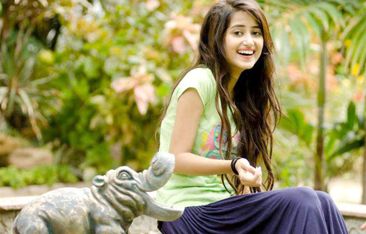 সাজাল আলি : অবসর সময়ে বিখ্যাত সব লেখকদের বই পড়েন।