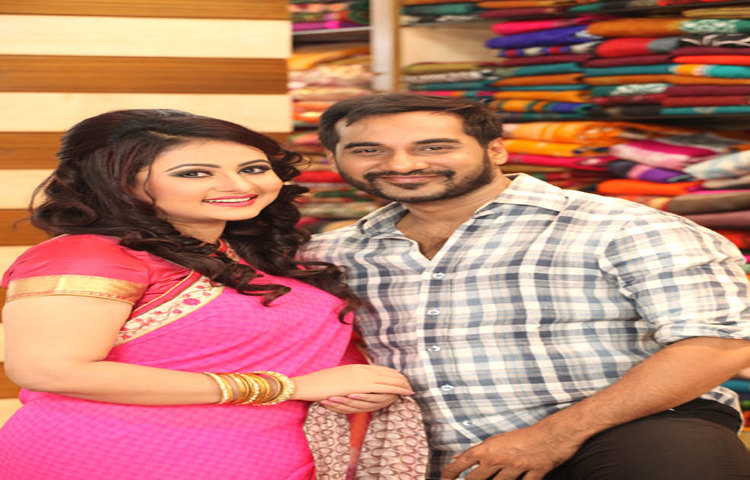 &lsquo;ম্যানি কুইন&rsquo; নাটকটি ক্রিয়েশন ইনফিনিটি ও নুজহাত ফিল্মস ইন্টারন্যাশনালের যৌথ উদ্যোগে পরিচালনা করেছেন আবীর খান।