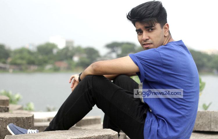 সালমান প্রতিদিন খুব ভোরে ঘুম থেকে ওঠেন। আর শরীর ঠিক রাখতে প্রতিদিন আটটা ডিম, দুইটা কলা আর এক গ্লাস দুধ পান করেন। ছবি : মাহবুব আলম।