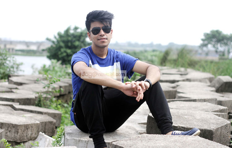 স্টাইলিশ সালমান মুক্তাদির। তিনি সব সময় পরিপাটি হয়ে থাকতে পছন্দ করেন। ছবি : মাহবুব আলম।