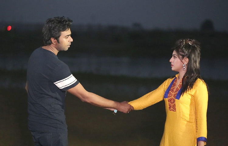 এরই মধ্যে দর্শকরাও অপূর্ব এবং শখকে রোমান্টিক জুটি হিসেবে গ্রহণ করেছেন।