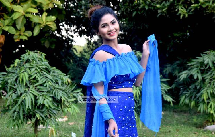 সুনিপুণ অভিনয়ের পাশাপাশি স্পর্শিয়ার আকর্ষণীয় রূপের কল্যাণে সব শ্রেণির বিনোদন পিয়াসীদের কাছে দ্রুত জনপ্রিয়তা লাভ করেছেন। ছবি : মাহবুব আলম।