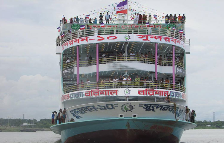 ঢাকা-বরিশাল নৌরুটে সম্প্রতি চালু হয়েছে লিফটযুক্ত দেশের সর্বাধুনিক বিলাসবহুল যাত্রীবাহী লঞ্চ বাংলার টাইটানিকখ্যাত &lrm;এমভি সুন্দরবন-১০‬।