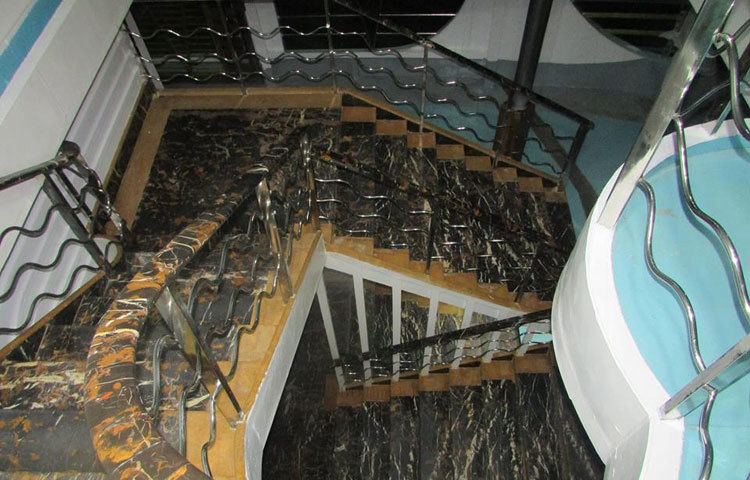 লঞ্চটি দেশের সর্ববৃহৎ যাত্রীবাহী নৌযান। তাই অনেকেই লঞ্চটিকে বলছেন &lsquo;বাংলার টাইটানিক&rsquo;।