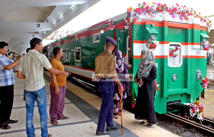 আজ যাত্রী সেবায় নতুন ট্রেন &lsquo;সোনার বাংলা এক্সপ্রেস&rsquo; উদ্বোধন করলেন প্রধানমন্ত্রী শেখ হাসিনা। ছবি : বিপ্লব দিক্ষিৎ।