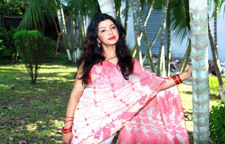 সুষমা প্রতি বছর দুর্গাপূজায় একাধিক বিশেষ নাটকে অভিনয় করে থাকেন। এ বছরেও তার ব্যত্তয় ঘটছে না। ছবি : এসডি প্রিন্স।