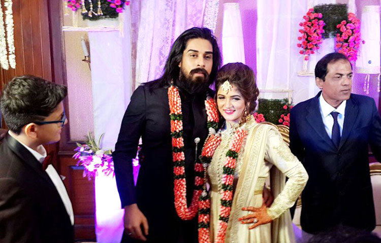 শ্রাবন্তী ও কৃষণের দেখা মুম্বইতে হলেও বেশ কয়েক বছর হল কৃষণের পরিবার বাস করছেন কলকাতাতেই। তাই কলকাতার সঙ্গে কৃষণের যোগাযোগ বহুদিন ধরেই বেশ নিবিড়। ছবি :&nbsp; ফেসবুক।