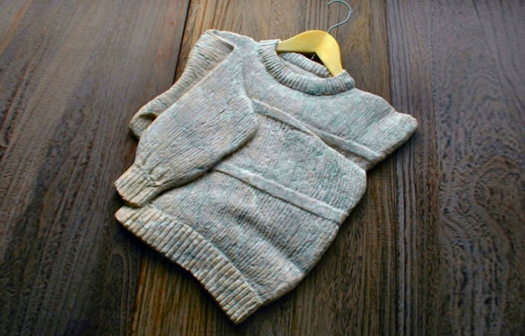 পাথর দিয়ে শীতের পোশাক বানানো হয়েছে পাথর দিয়ে।