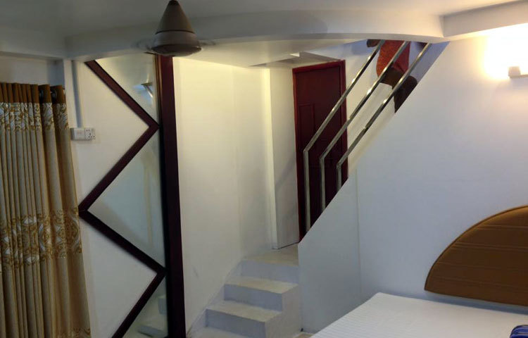 চলাফেরায় অক্ষম শারীরিক প্রতিবন্ধীদের সুবিধার জন্য প্রায় ৪ তলা এ লঞ্চটিতে থাকছে লিফটের ব্যবস্থা।