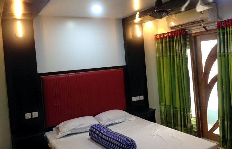 এ ছাড়া যাত্রীদের আকৃষ্ট করতে প্লে-গ্রাউন্ড, ফুড কোড এড়িয়া এবং ওয়াইফাই সুবিধাসহ রাখা হচ্ছে বিভিন্ন বিনোদনের ব্যবস্থা।