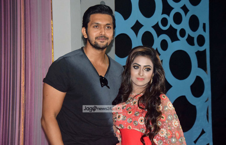 তানহা প্রসঙ্গে আরিফিন শুভ বলেন, &lsquo;তানহা বিউটিফুল একজন হিরোইন। তার সঙ্গে প্রথমবারের মতো কাজ করতে যাচ্ছি। আশা করছি দর্শকদের মুগ্ধ করতে পারবো আমরা।&rsquo; ছবি : মাহবুব আলম।