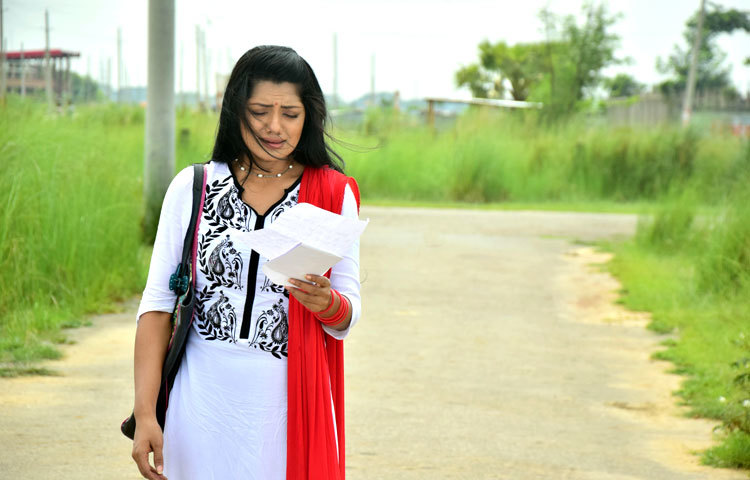 রাজধানীর উত্তরার দিয়াবাড়িতে &lsquo;রূপকথা&rsquo; নাটকের শুটিং চলছে। ছবি : মাহবুব আলম।