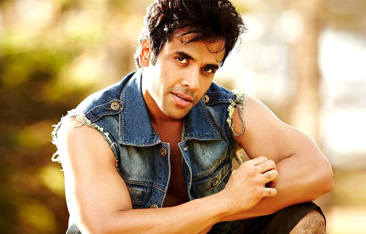 তুষার কাপুর : বালিউডের পর্দায় চুম্বন করতে না চাওয়া অভিনেতাদের মধ্যে তুষার কাপুর অন্যতম।