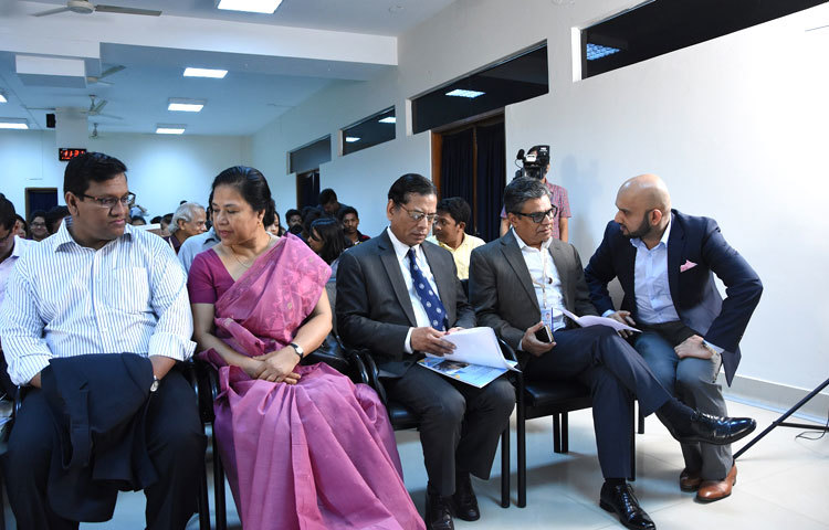 ইউল্যাব&ndash;সিপিডির বাজেট বিষয়ক সেমিনারে&nbsp; অতিথিবৃন্দ।