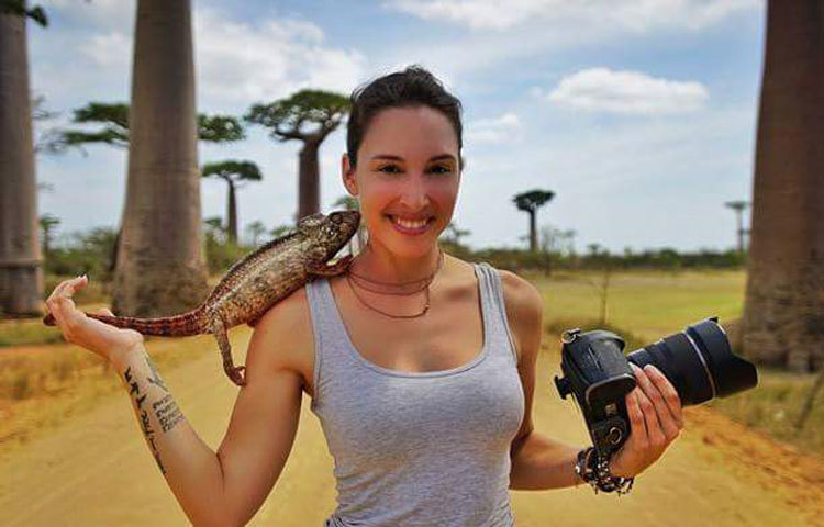 পশু-প্রাণীর সঙ্গে এমন বন্ধুত্ব আসলেই দেখার মত দৃশ্য। ছবি : আই লাভ আফ্রিকা ।