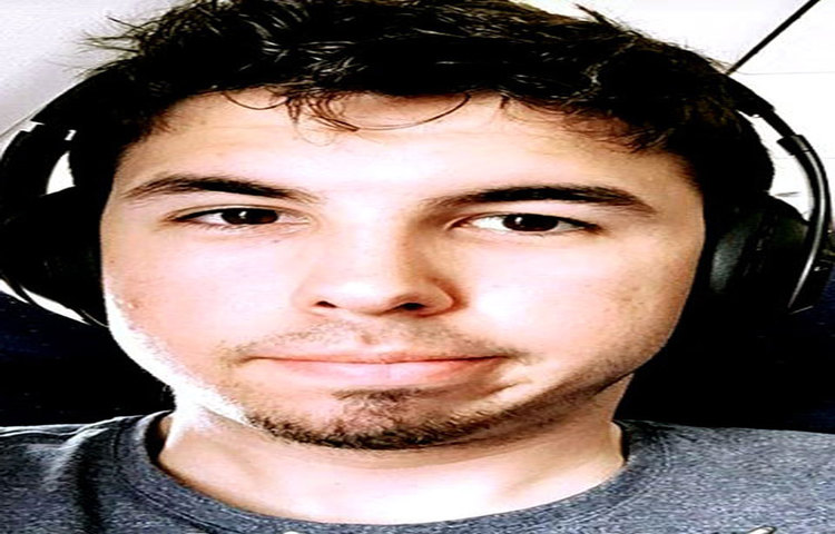 দ্যা উইল রেক্স : ইউটিউব জগতে তিনি দ্যা উইল রেক্স নামে পরিচিতি লাভ করেছেন। এখন পর্যন্ত তিনি ২.৩১ মিলিয়ন ডলার আয় করেছেন।