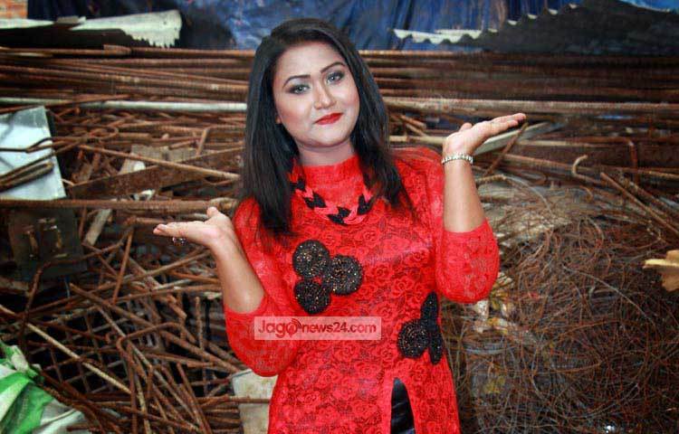 ঝিলিকের জন্ম হয়েছে রংপুর জেলায় নানা বাড়িতে। তার নয় মাস বয়সে মা-বাবার সঙ্গে ঢাকায় চলে আসেন। ছবি : এসডি প্রিন্স।