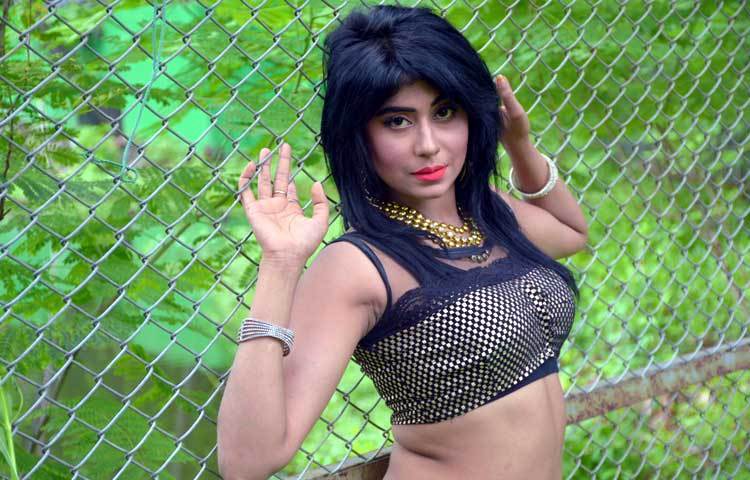 আসছে ঈদুল আজহায় মুক্তি পাবে জারা অভিনীত রাজু চৌধুরীর পরিচালনায় &lsquo;শুটার&rsquo; চলচ্চিত্র। এ ছবিতে জারার বিপরীতে অভিনয় করেছেন শাহ রিয়াজের।