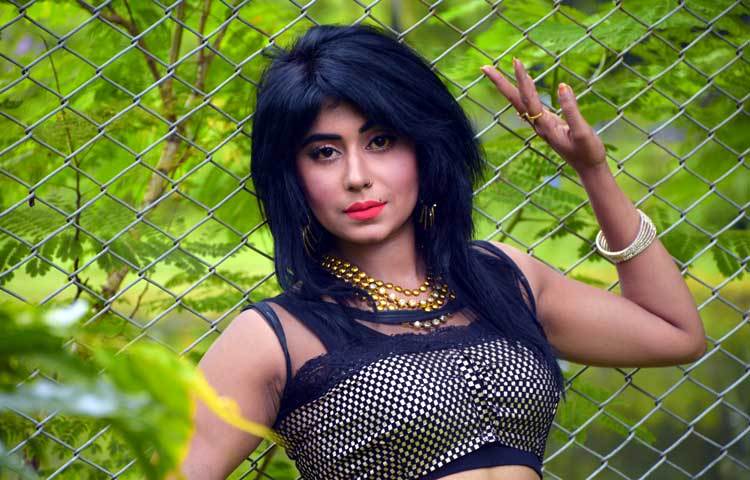 পাশাপাশি জারার &lsquo;ভালোবাসি তাই ভালোবেসে যাই&rsquo; ছবির শুটিং চলছে।