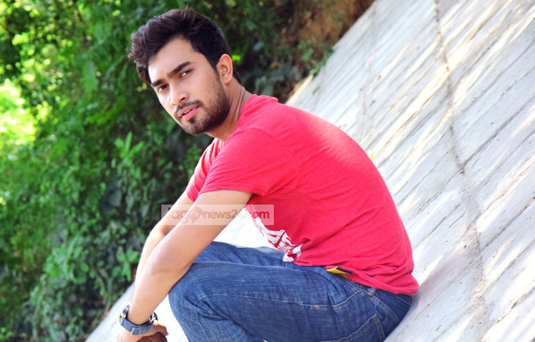 অন্যদিকে আসছে ঈদের নাটক ও টেলিছবির কাজ নিয়েও তিনি ব্যস্ত রয়েছেন। ছবি : মাহবুব আলম।