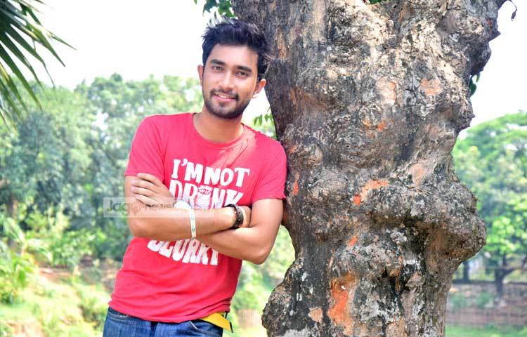 সম্প্রতি জোভান একটি মিউজিক ভিডিওতেও কাজ করেছেন। ছবি : মাহবুব আলম।