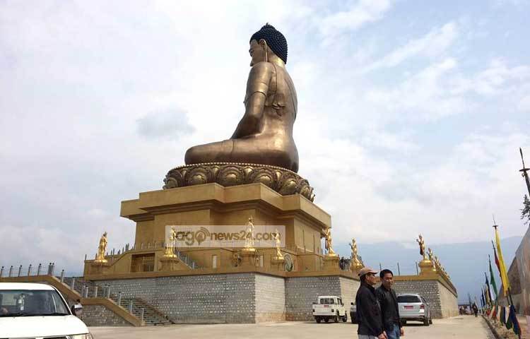 ভুটান শতভাগ ধূমপানমুক্ত দেশ। কিন্তু বার সবার জন্যই খোলা। কোথাও কোনো সিগারেট কিনতে পাওয়া যাবে না। ধূমপানের অভ্যাস থাকলে সিগারেট সঙ্গে করে নিয়ে নেবেন।ছবি : হৃদয় দেবনাথ।