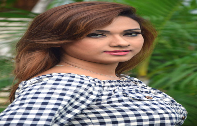 ববি তার আকর্ষণীয় রূপ-মাধুর্য ও অভিনয়নৈপুণ্যতায় সব শ্রেণির দর্শকদেরকে আকৃষ্ট করেছেন। ছবি : মাহবুব আলম।