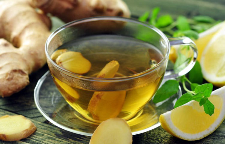 জিঞ্জার টি : আদা দিয়ে দুধ চা অনেকের কাছেই খুব প্রিয়। তবে শুধুমাত্র মজার জন্যই নয়, সর্দি-কাশির সমস্যা ও হজমের সমস্যার সমাধান করে এই চা।