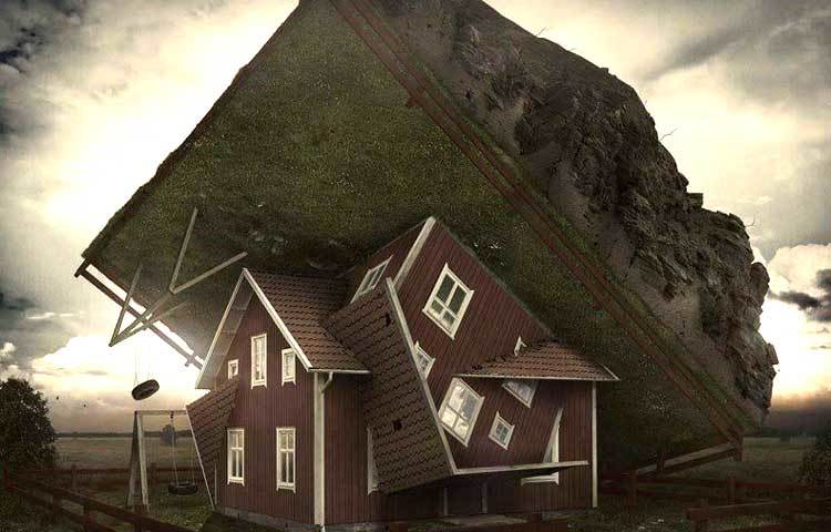 বাড়ির ওজনে মাটি নিয়ে মুহূর্তেই বাড়িটি উল্টে গেলো। এ দৃশ্য দেখলেই মন ভালো যায়।