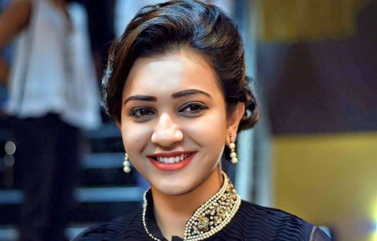 ভারতীয় মডেল-অভিনত্রেী কৌশানী মুখার্জী শোবিজ অঙ্গনে এরই মধ্যে নিজের জায়গা করে নিয়েছেন।&nbsp;