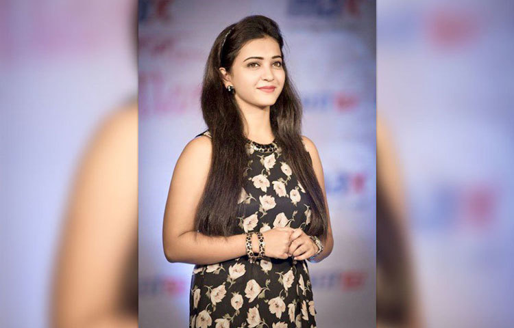 কৌশানী &lsquo;পারব না আমি ছাড়তে তোকে&rsquo; ছবি দিয়ে চলচ্চিত্রে যাত্রা শুরু করেন। এ ছবিতে তার বিপরীতে বনি সেনগুপ্ত অভিনয় করেছেন।