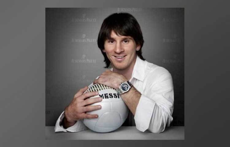 শিশুসুলভ হেয়ার স্টাইলে মেসি।