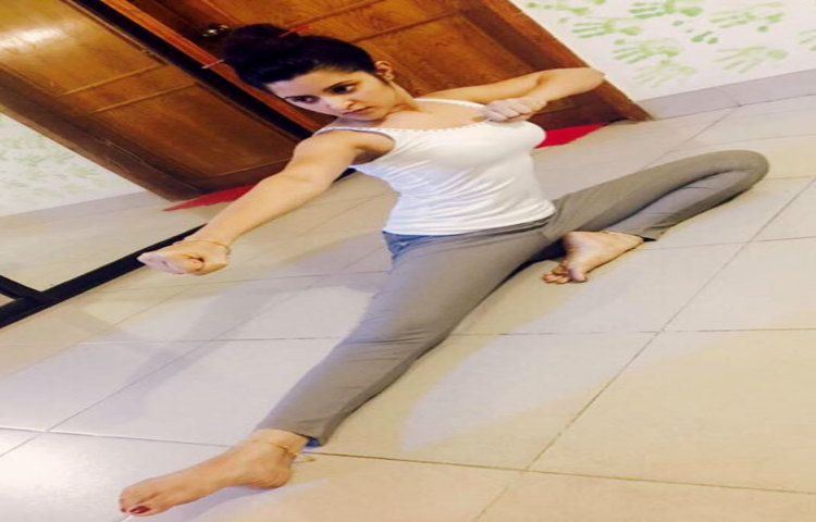 শত ব্যস্ততার মাঝেও পরীমনি প্রতিদিন ব্যায়াম করার জন্য সময় বের করে নেন। ছবি : ফেসবুক।