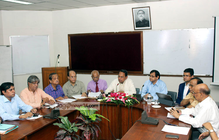 সম্প্রচার আইনের খসড়া নিয়ে আজ তথ্যমন্ত্রণালয়ে গণমাধ্যমের বিশিষ্টজনদের নিয়ে বৈঠক অনুষ্ঠিত হয়েছে। ছবি : বিপ্লব দিক্ষিৎ।