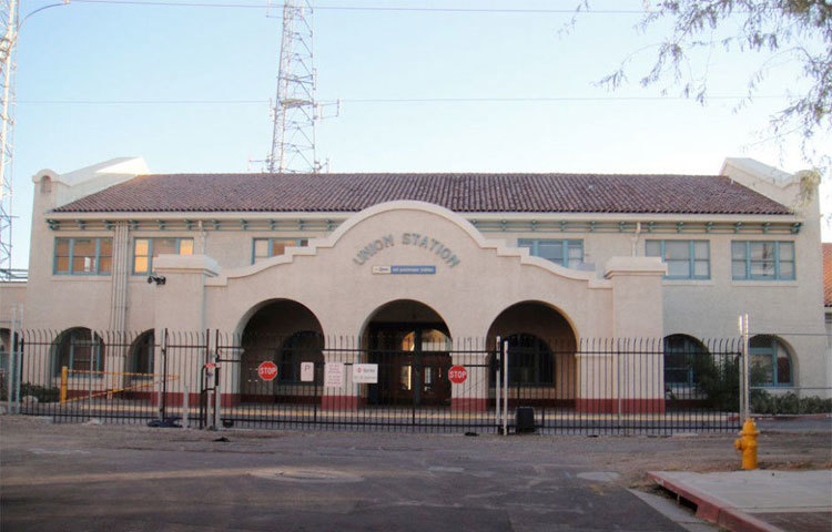 আমেরিকার ফিনিক্সের উইনিয়ন ভূতুড়ে রেল স্টেশনটি অবস্থিত।