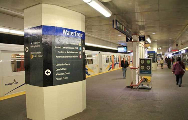 ওয়াটারফ্রন্ট রেলওয়ে স্টেশনটি কানাডায় অবস্থিত।