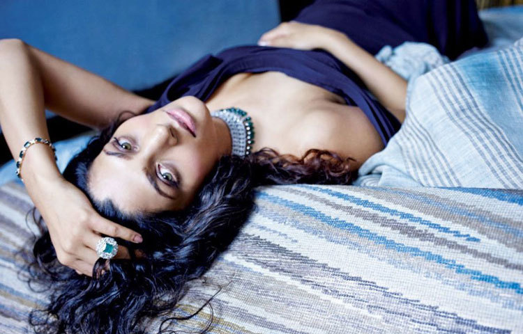 সইয়ামি খের রাকেশ ওমপ্রকাশের পরিচালনায় &lsquo;মির্জিয়া&rsquo; ছবি দিয়ে বলিউড যাত্রা শুরু করেন।