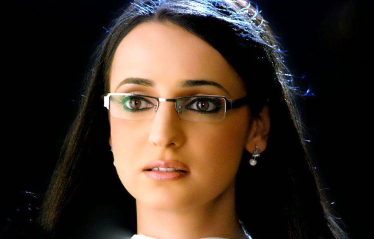 সানায়া ইরানি : রুচিশীল দর্শকের কাছে এ অভিনেত্রীর ব্যাপক গ্রহণযোগ্যতা রয়েছে।