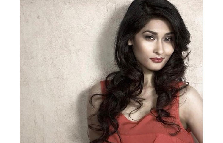 মূলত সাকিব আল হাসানের কারণেই শিশিরের জনপ্রিয়তা তৈরি হয়েছে।