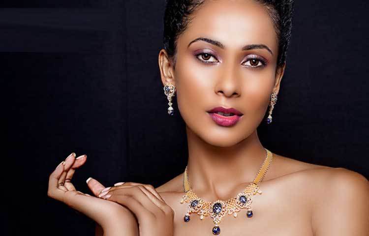 বলিউড অভিনেত্রী ঊষসী সেনগুপ্ত তার রূপ মাধুরীর মুগ্ধতা ছড়িয়ে সবার ভালোবাসা কাড়ছেন।