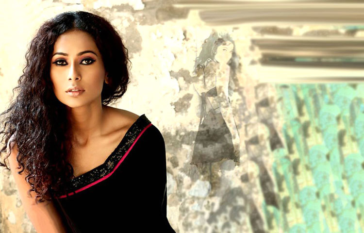 অনেকেই ধারণা করছেন ঊষসী এখন থেকে টালিউডের ছবিতে নিয়মিত অভিনয় করবেন। কিন্তু তিনি এ বিষয়ে স্পষ্ট করে কিছু বলছেন না।