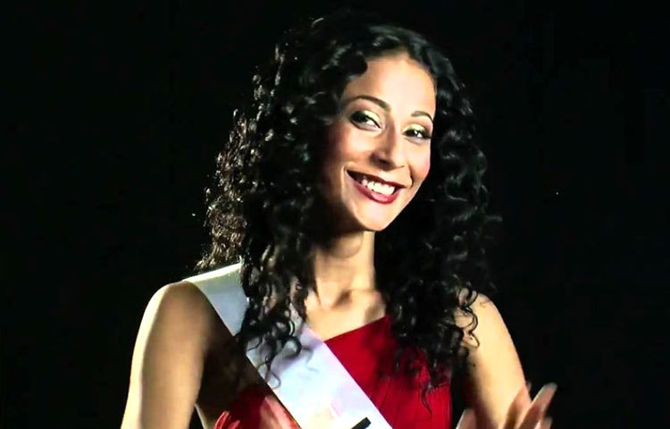 ঊষসীর ভুবন ভোলানো হাসি। তিনি মনে করেন হৃদয় খুলে হাসতে পারাটাও জীবনের অন্যতম স্বার্থকতা।