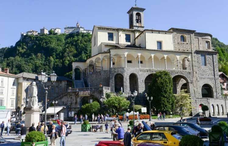ভিরাল্লো স্যাজিয়া, ইতালি : সম্প্রতি ইতালির ভিরাল্লো স্যাজিয়া শহরের মেয়র &lsquo;বুরকিনি&rsquo;র (মুসলমানদের সাঁতারের পোশাক) ওপর নিষেধাজ্ঞা জারি করেছেন।