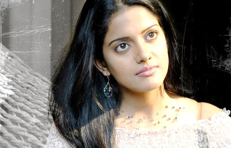 অন্যকোন পেশা নয়, শোবিজ অঙ্গনেই বিশাখা ক্যারিয়ার গড়তে চান।