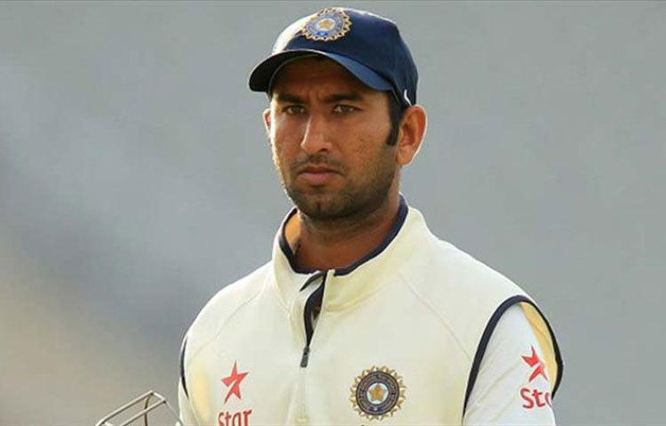 চেতেশ্বর পূজারা : ওয়ানডে তে ধারাবাহিক সুযোগ না থাকলেও টেস্টে পাকাপাকি জায়গা করে নিয়েছে চেতেশ্বর পূজারা। গ্রেড-বি অন্তর্ভুক্ত এই ক্রিকেটাররা মাসে ৮ লক্ষ ৩০ হাজার টাকা বেতন পান।