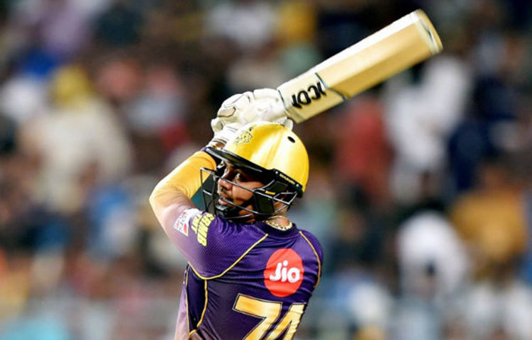 সুনিল নারিন : কলকাতা নাইট রাইডার্সের হয়ে খেলা মিস্ট্রি বোলার সুনিল নারিন কলকাতার আইপিএল জয়ে বড় ভূমিকা নিয়েছেন। ৭৪টি ম্যাচ খেলে তিনি ৯০টি উইকেট নিয়েছেন।