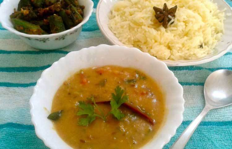 ডাল-ভাত এসেছে নেপাল থেকে। এটি&nbsp; আমাদের প্রধান খাবার। তাই আমরা সিংহভাগ মানুষ এই খাবারটি দেশি খাবর বলেই জানি।