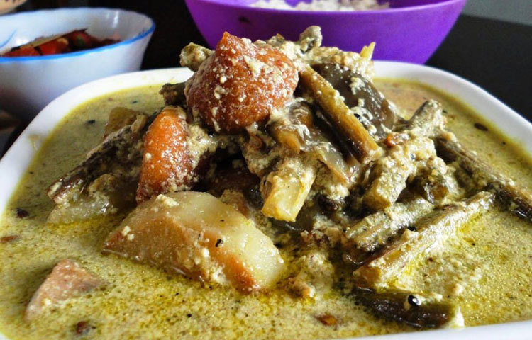 সুক্তো নামের এই খাবারটি কিন্তু বাঙালি খাবার নামে পরিচিত হলেও আসলে এটি পর্তুগিজ খাবার।